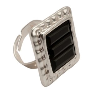 1143 thickbox default R53008.23 Bague argentee au 925 sterling avec un cristal carre noir.jpg