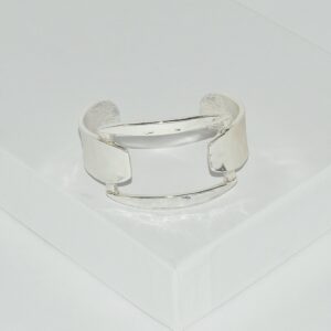 6597 R80095.20 Bague artistique argentee style manchette.jpg